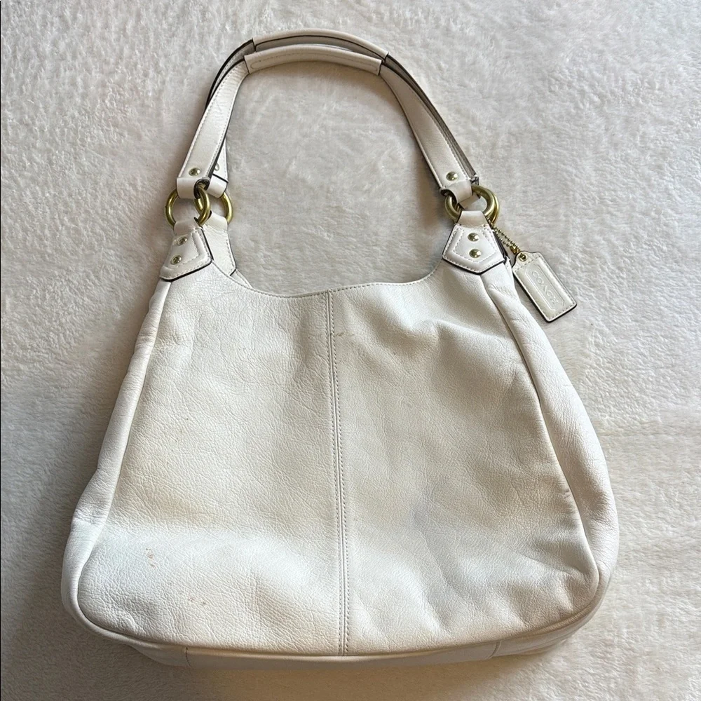 Coach Campbell Triple Entry Pebbled Leather Hobo – Style F24868 in Cream/Ivory